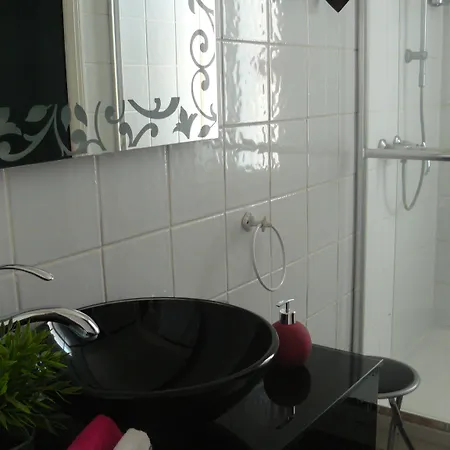 Maison Du Canal 2*
